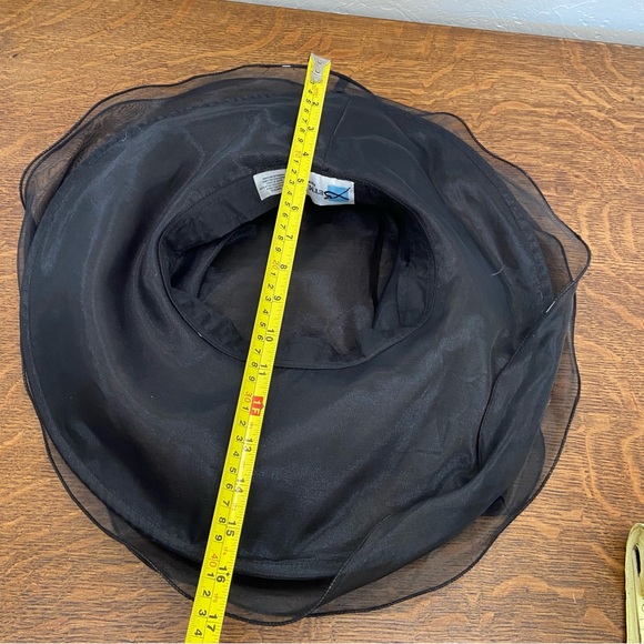 VINTAGE BETMAR NEW YORK BLACK BOW TULLE SHEER DRAMATIC DERBY WOMENS RETRO HAT - Picture 12 of 13
